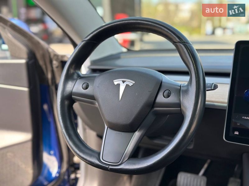 Седан Tesla Model 3 2018 в Днепре