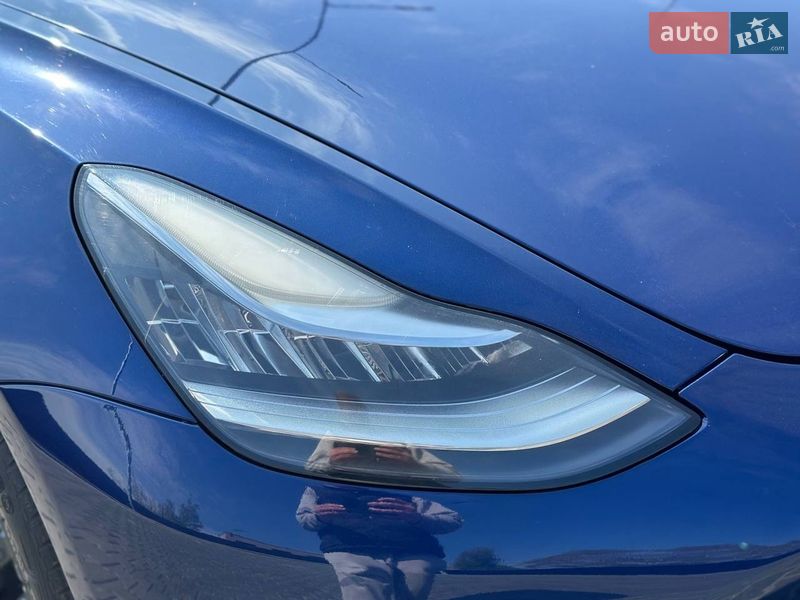 Седан Tesla Model 3 2018 в Днепре