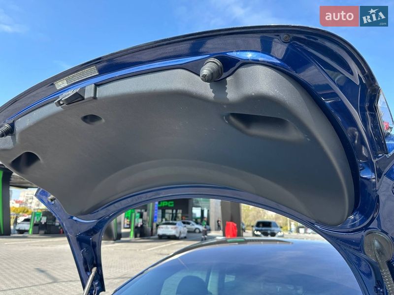 Седан Tesla Model 3 2018 в Днепре