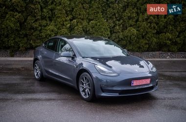 Седан Tesla Model 3 2023 в Киеве