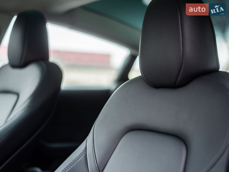 Седан Tesla Model 3 2023 в Києві