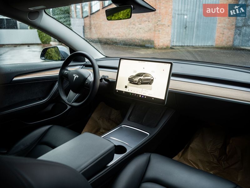 Седан Tesla Model 3 2023 в Києві