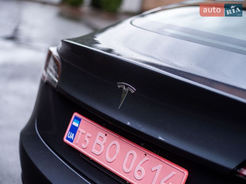 Седан Tesla Model 3 2023 в Києві