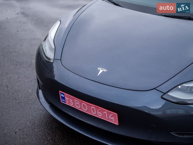 Седан Tesla Model 3 2023 в Києві