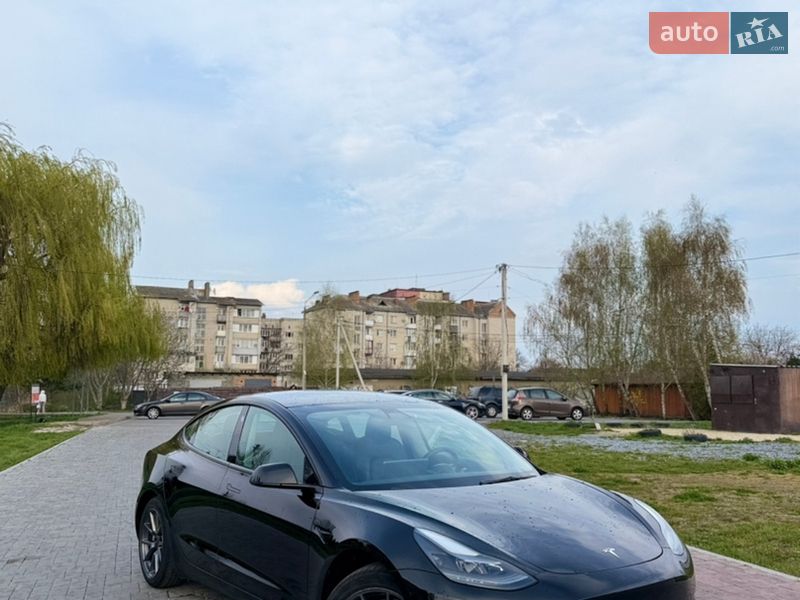 Седан Tesla Model 3 2021 в Здолбунове
