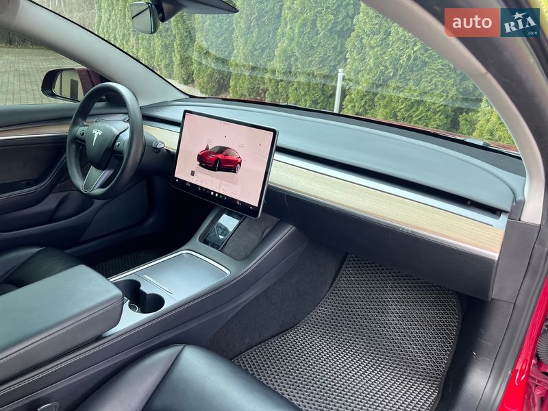Седан Tesla Model 3 2022 в Львові