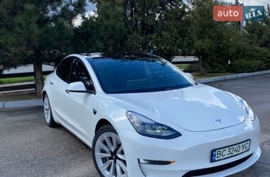 Седан Tesla Model 3 2021 в Кропивницком