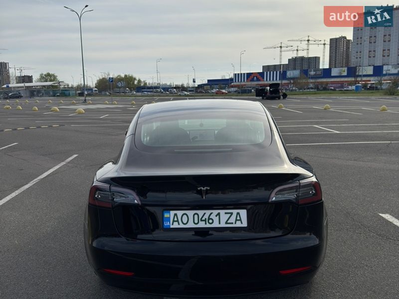 Седан Tesla Model 3 2019 в Киеве