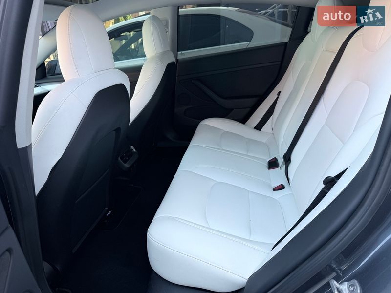Седан Tesla Model 3 2022 в Києві