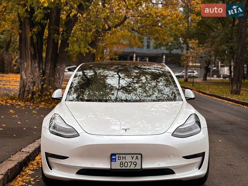 Седан Tesla Model 3 2020 в Одесі
