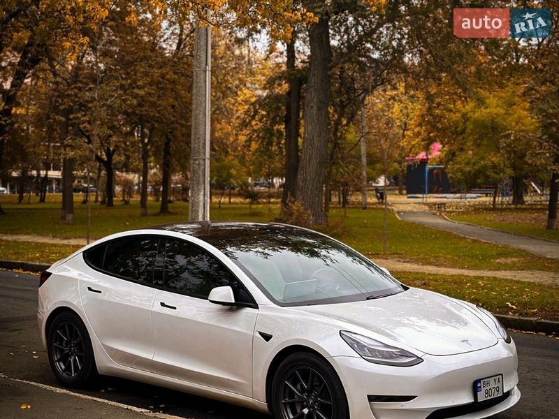 Седан Tesla Model 3 2020 в Одесі