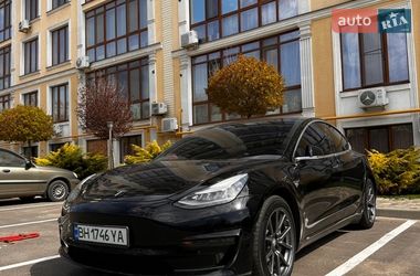 Седан Tesla Model 3 2018 в Одесі