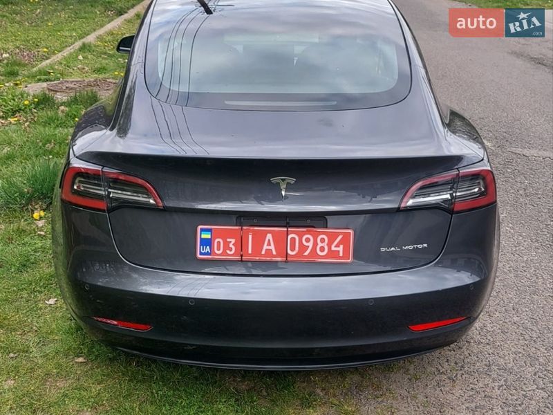 Седан Tesla Model 3 2021 в Луцьку