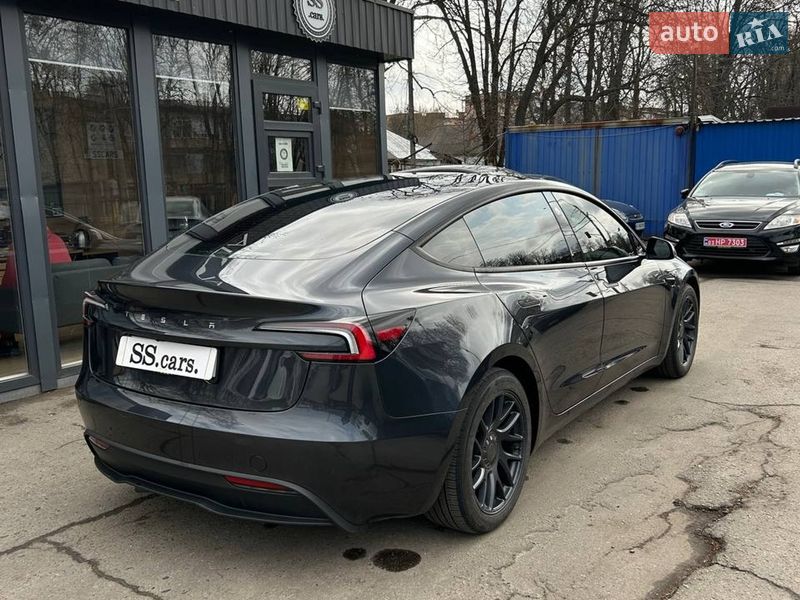 Седан Tesla Model 3 2024 в Полтаве