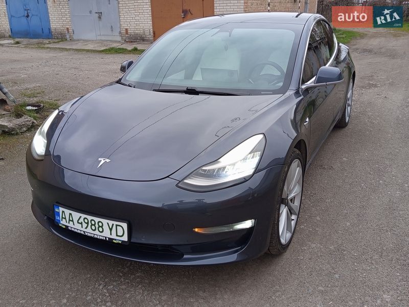 Tesla Model 3 2019