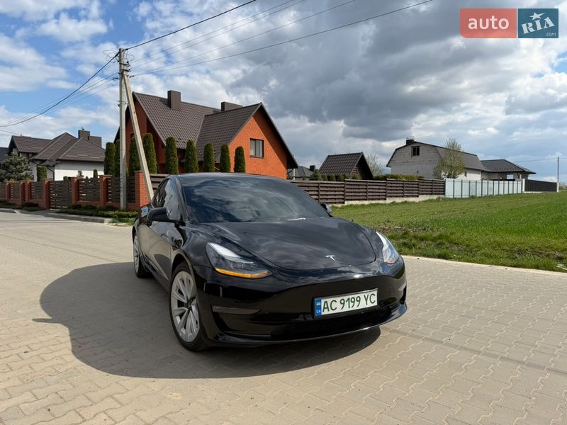 Седан Tesla Model 3 2022 в Луцке