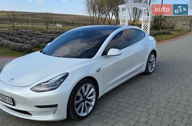 Седан Tesla Model 3 2020 в Львові