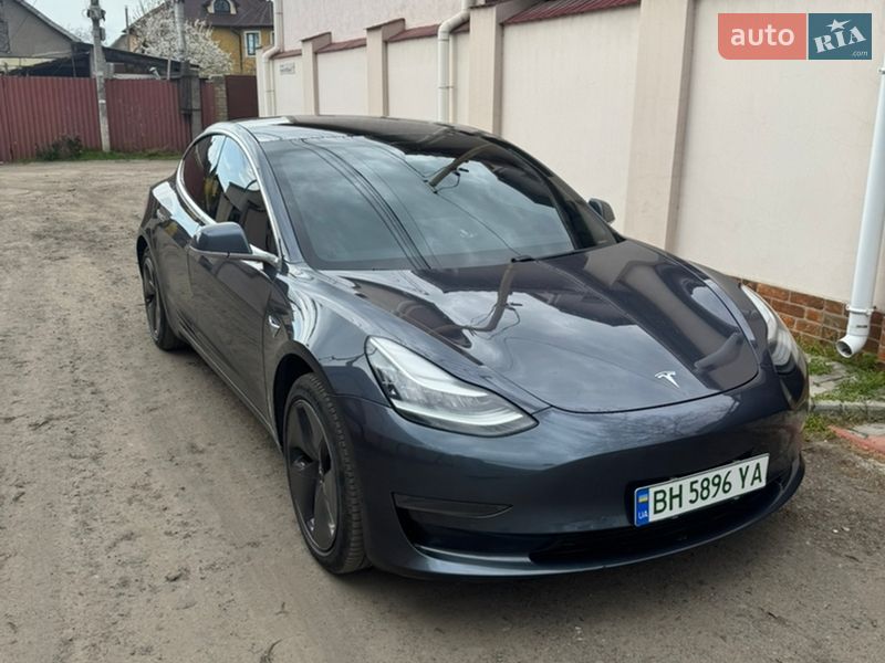 Tesla Model 3 2020