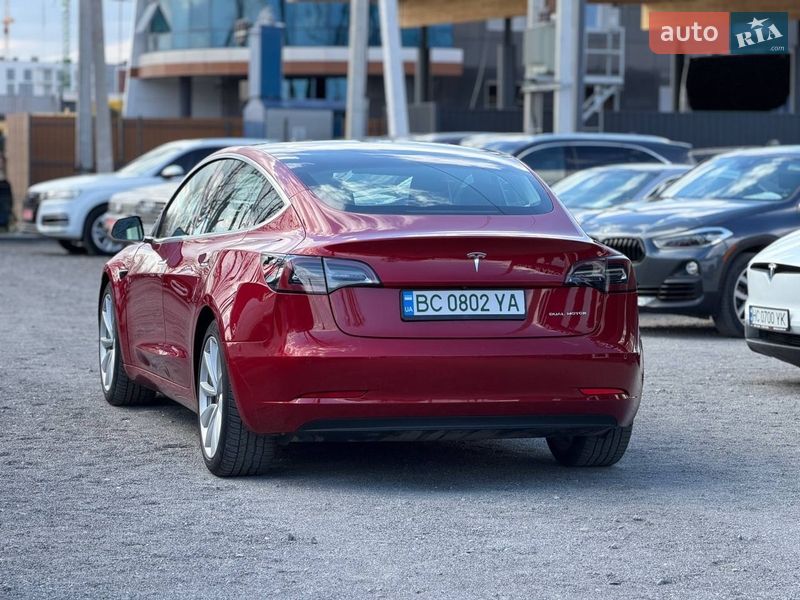Седан Tesla Model 3 2018 в Львове