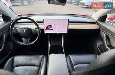 Седан Tesla Model 3 2018 в Львове