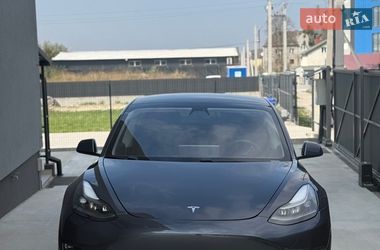 Седан Tesla Model 3 2021 в Львове