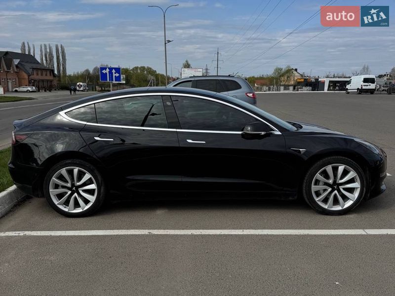 Седан Tesla Model 3 2019 в Луцьку