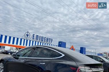 Седан Tesla Model 3 2019 в Луцьку