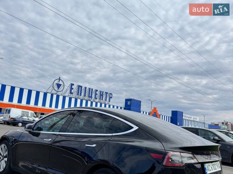 Седан Tesla Model 3 2019 в Луцьку
