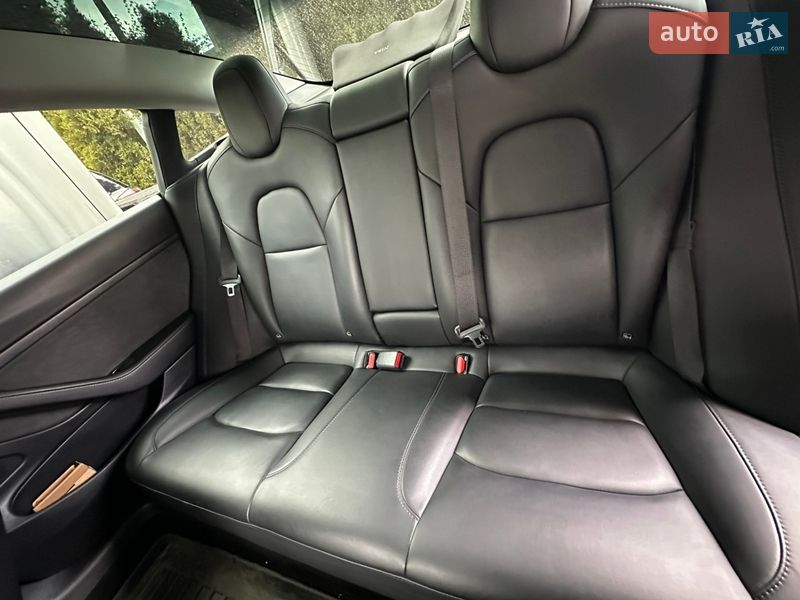 Седан Tesla Model 3 2019 в Луцьку