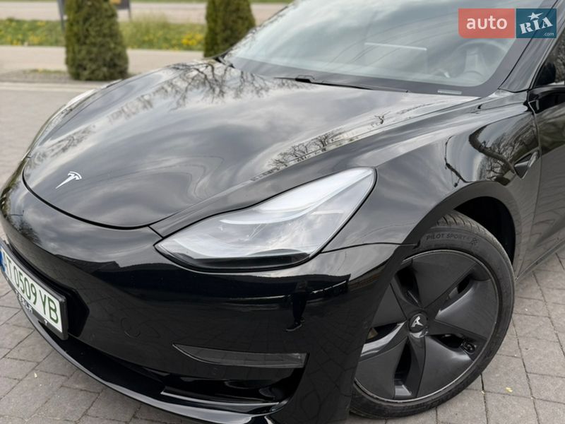 Седан Tesla Model 3 2020 в Ивано-Франковске
