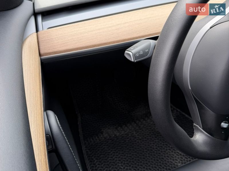 Седан Tesla Model 3 2020 в Ивано-Франковске