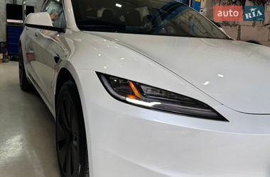 Седан Tesla Model 3 2024 в Киеве