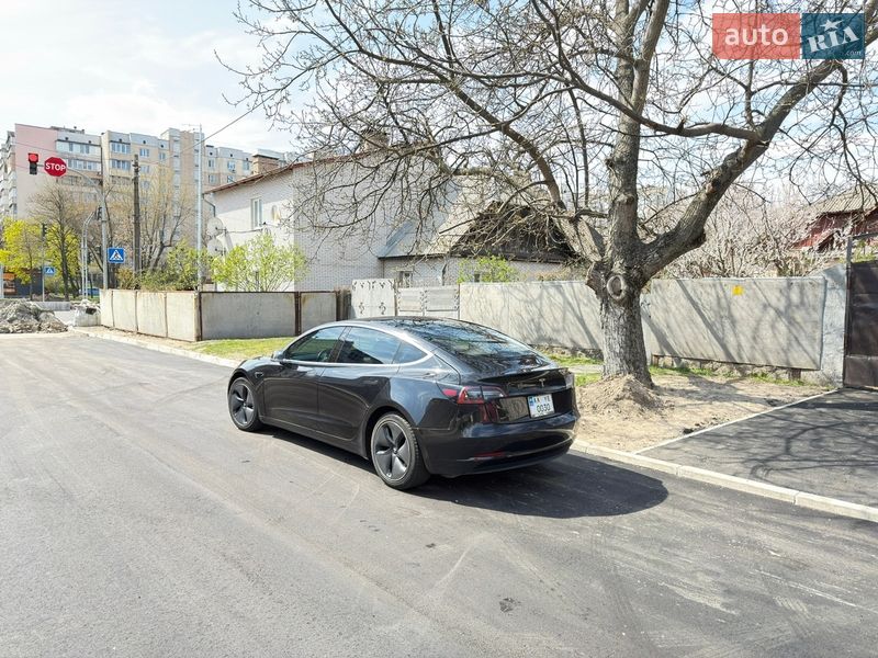 Седан Tesla Model 3 2018 в Обухові