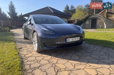 Седан Tesla Model 3 2022 в Львове