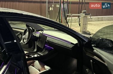 Седан Tesla Model 3 2022 в Львове