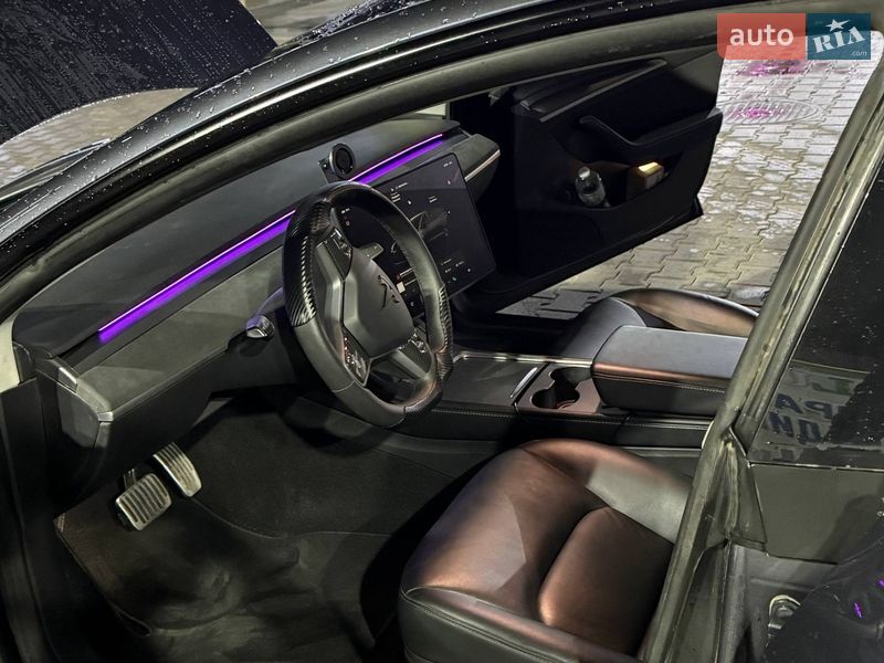 Седан Tesla Model 3 2022 в Львове