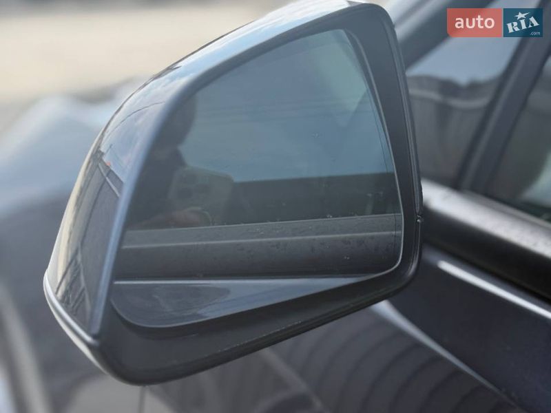 Седан Tesla Model 3 2021 в Львове