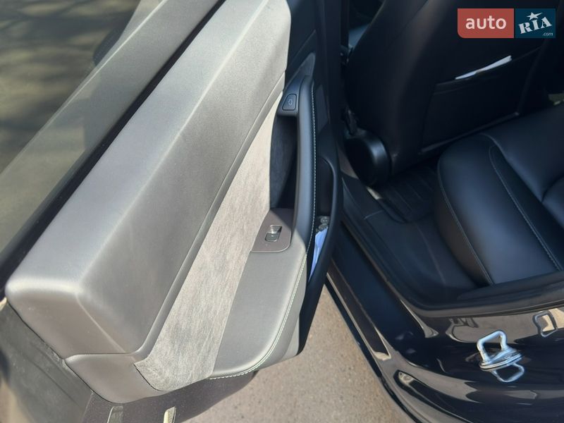 Седан Tesla Model 3 2021 в Одессе