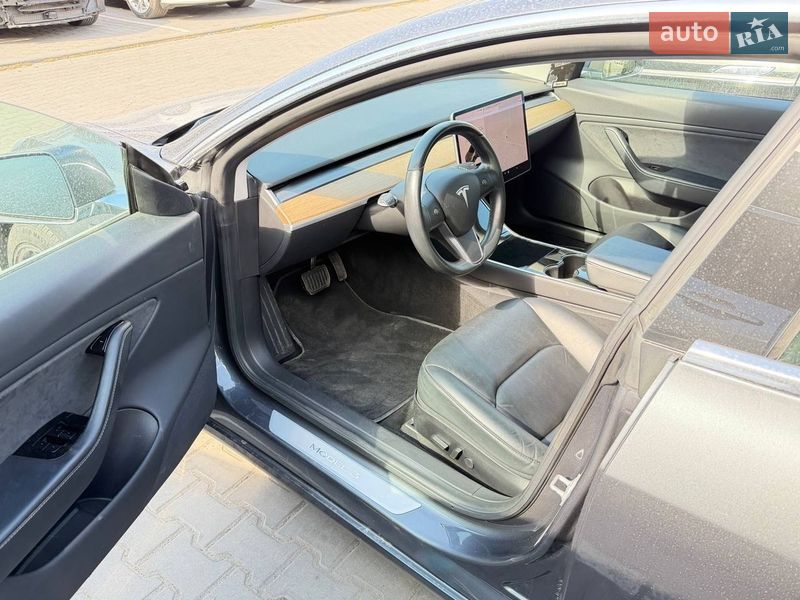 Седан Tesla Model 3 2019 в Одессе