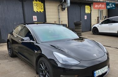 Седан Tesla Model 3 2018 в Киеве