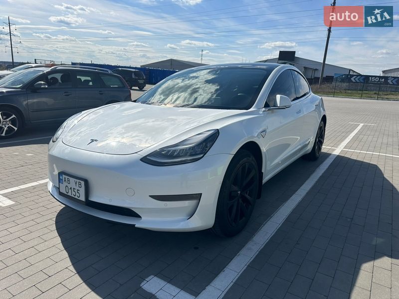 Седан Tesla Model 3 2019 в Вінниці