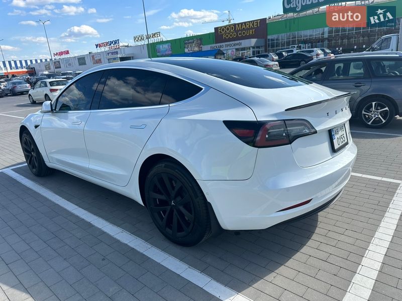 Седан Tesla Model 3 2019 в Вінниці