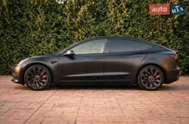 Седан Tesla Model 3 2022 в Києві