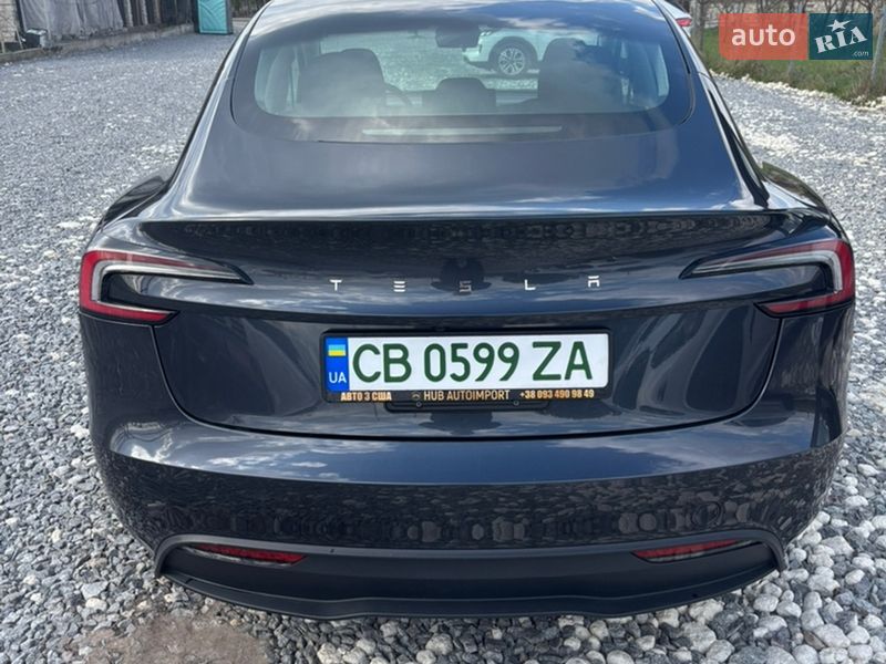Седан Tesla Model 3 2024 в Львове