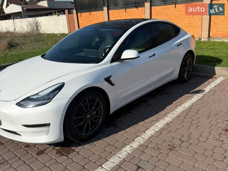 Седан Tesla Model 3 2020 в Днепре