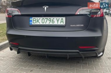 Седан Tesla Model 3 2022 в Киеве