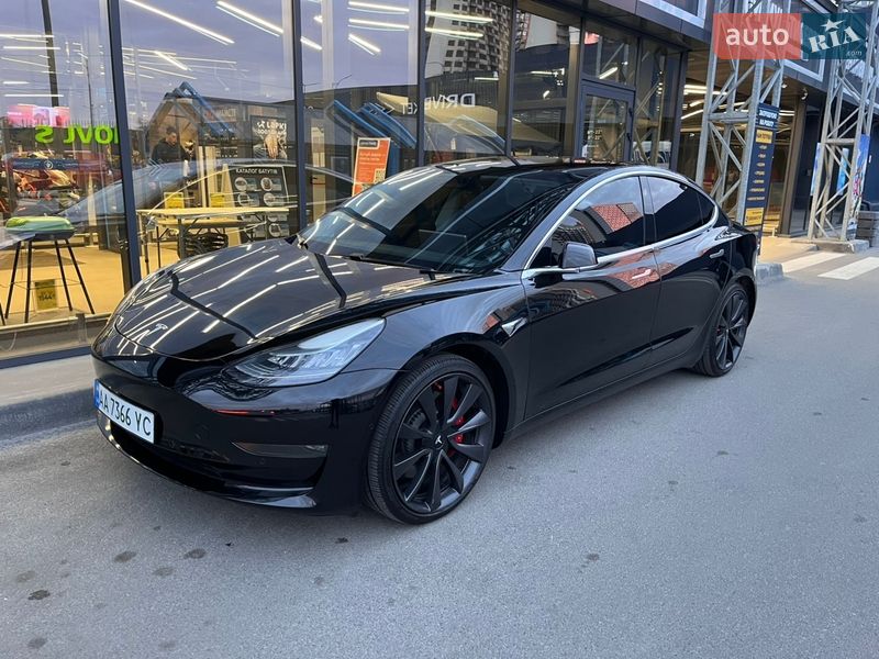 Седан Tesla Model 3 2019 в Киеве