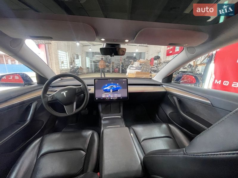 Седан Tesla Model 3 2022 в Києві
