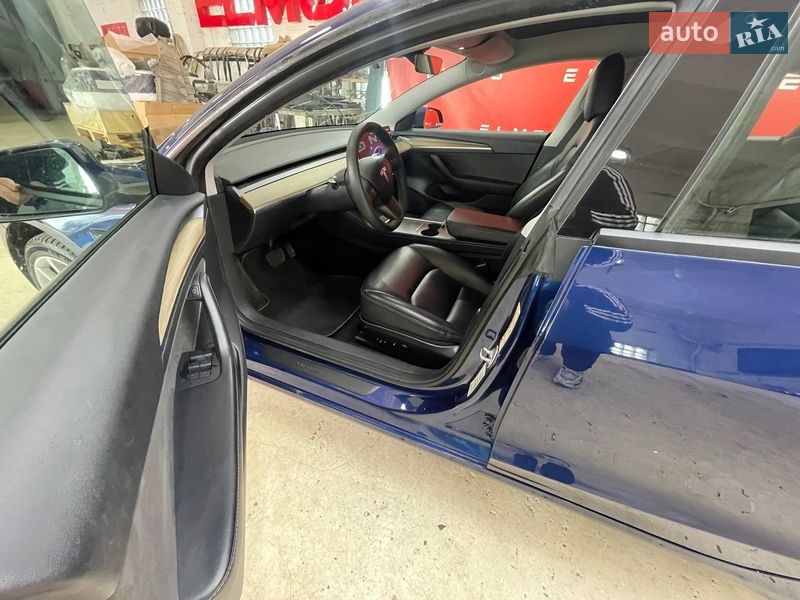 Седан Tesla Model 3 2022 в Києві