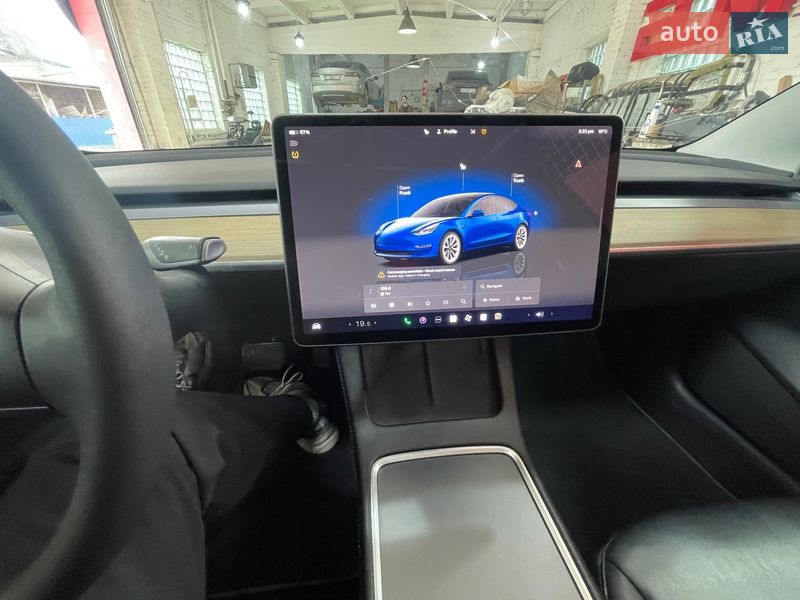 Седан Tesla Model 3 2022 в Києві